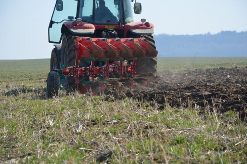 Плуги оборотные PO с болтовой защитой Agromasz