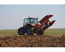 Плуги оборотные PO с болтовой защитой Agromasz